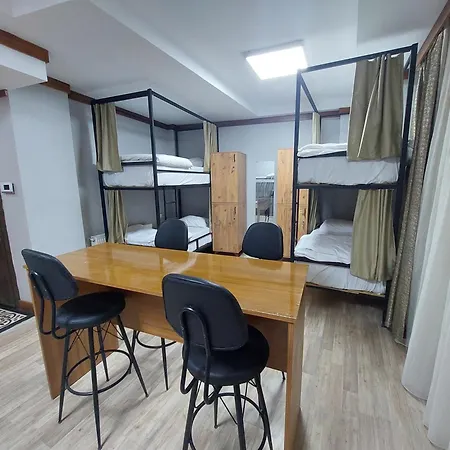 Hostel Moon