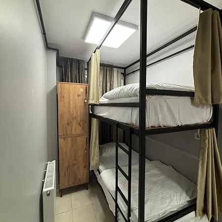 Hostel Moon *