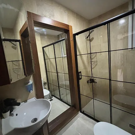 Moon Hostel *