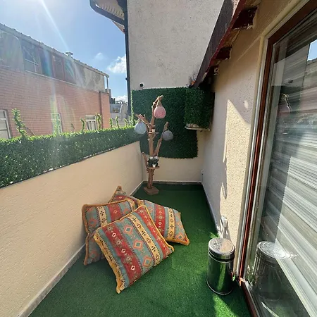 Moon Hostel *