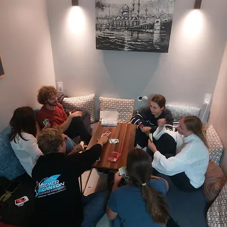 Moon Hostel *